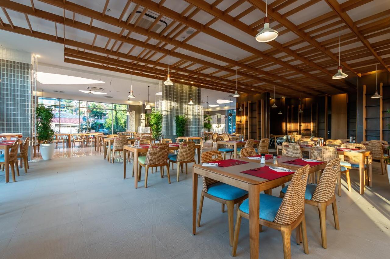 Carine Hotel Kumbor Superior Herceg Novi Buitenkant foto